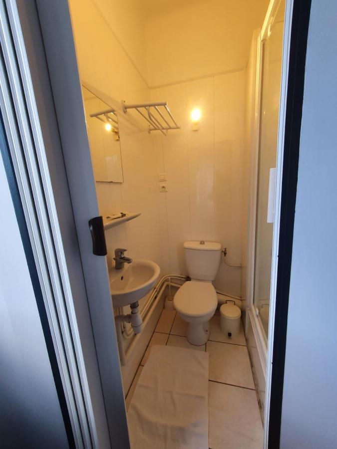 Chambre Privee Du Majestic Saint-Affrique Exteriör bild